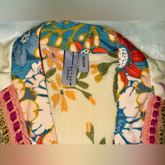 Anthro Bl-nk London Stephanie Floral Boho Blouse V-Neck M - Picture 6 of 11